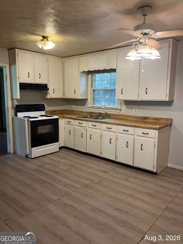 566 Colbert Grove Church Road, Danielsville, GA 30633