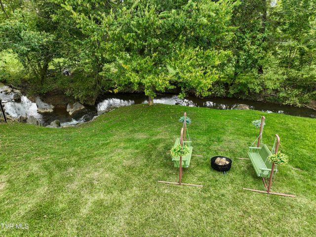 124 Forest Lane N, Blountville, TN 37617