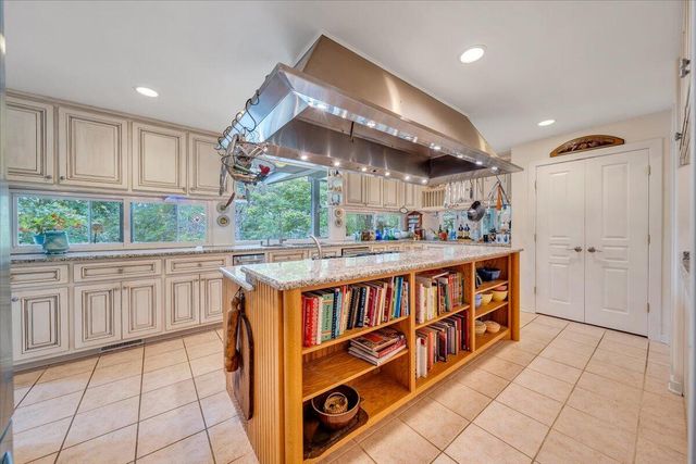 143 Charlotte LN, Hardy, VA 24101