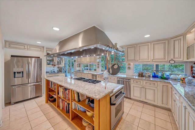 143 Charlotte LN, Hardy, VA 24101