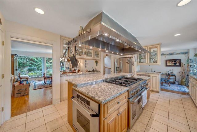 143 Charlotte LN, Hardy, VA 24101