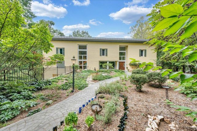 143 Charlotte LN, Hardy, VA 24101