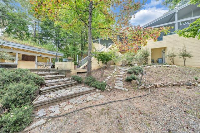 143 Charlotte LN, Hardy, VA 24101