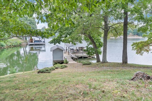 143 Charlotte LN, Hardy, VA 24101