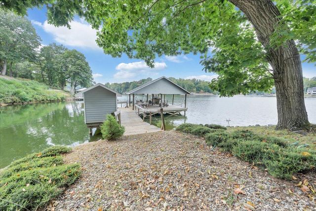 143 Charlotte LN, Hardy, VA 24101
