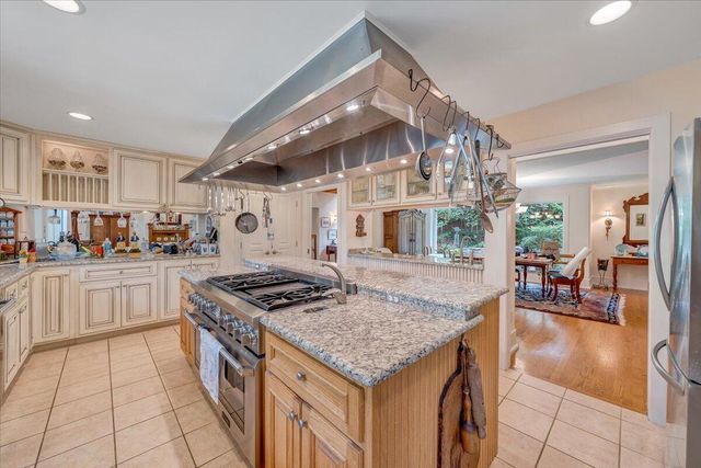 143 Charlotte LN, Hardy, VA 24101