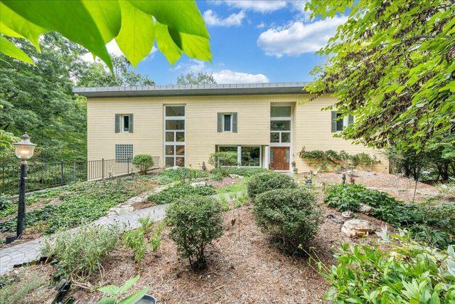 143 Charlotte LN, Hardy, VA 24101