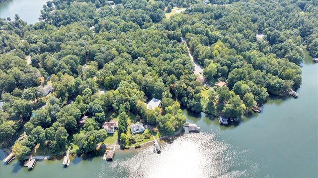 143 Charlotte LN, Hardy, VA 24101
