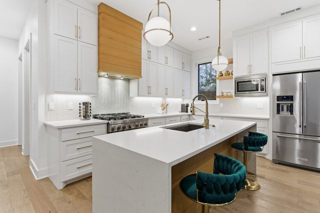 807B 32nd Ave, N, Nashville, TN 37209