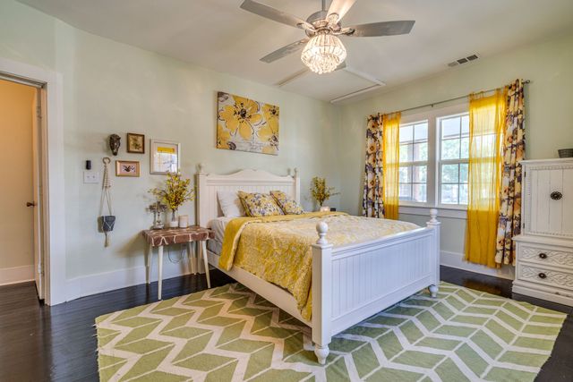 2706 Bomar Avenue, Fort Worth, TX 76103