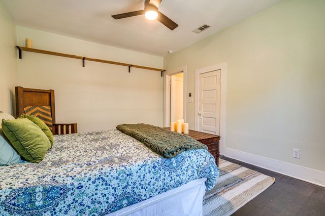 2706 Bomar Avenue, Fort Worth, TX 76103