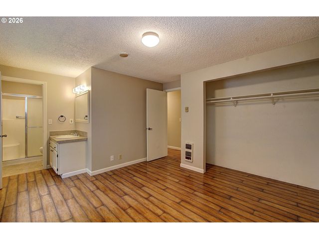 14901 Ne 46TH St, Vancouver, WA 98682