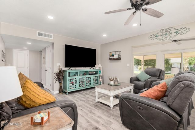 10605 W ROUNDELAY Circle, Sun City, AZ 85351