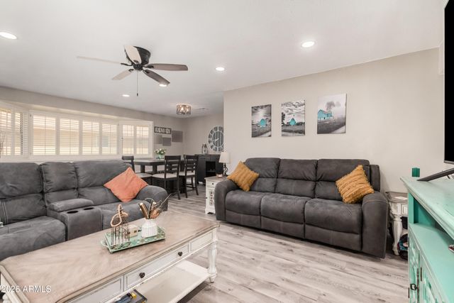 10605 W ROUNDELAY Circle, Sun City, AZ 85351