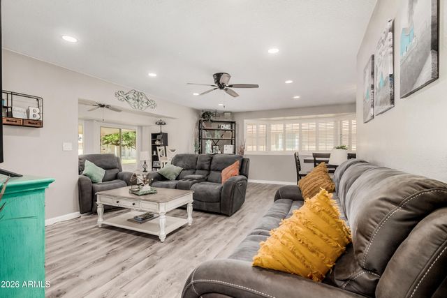 10605 W ROUNDELAY Circle, Sun City, AZ 85351