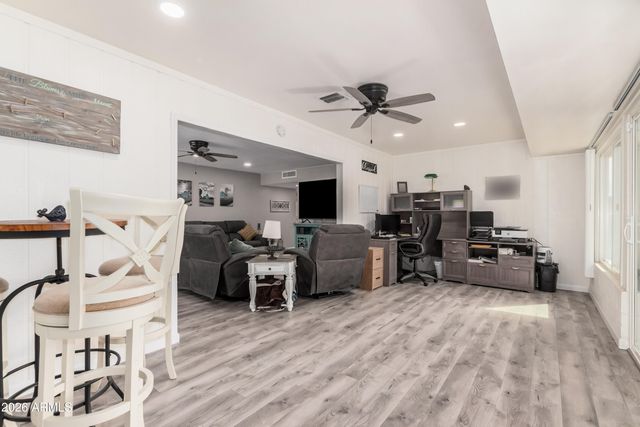 10605 W ROUNDELAY Circle, Sun City, AZ 85351