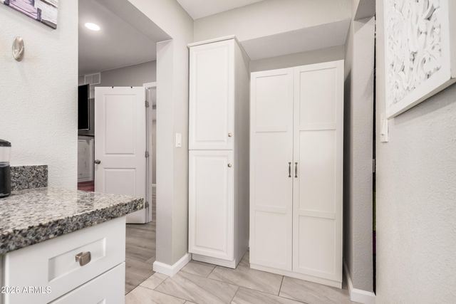 10605 W ROUNDELAY Circle, Sun City, AZ 85351