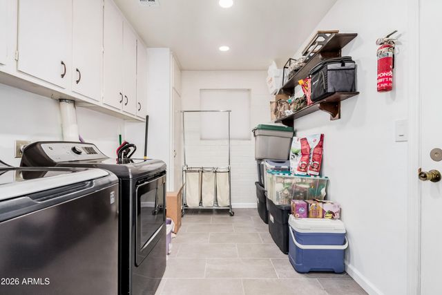 10605 W ROUNDELAY Circle, Sun City, AZ 85351