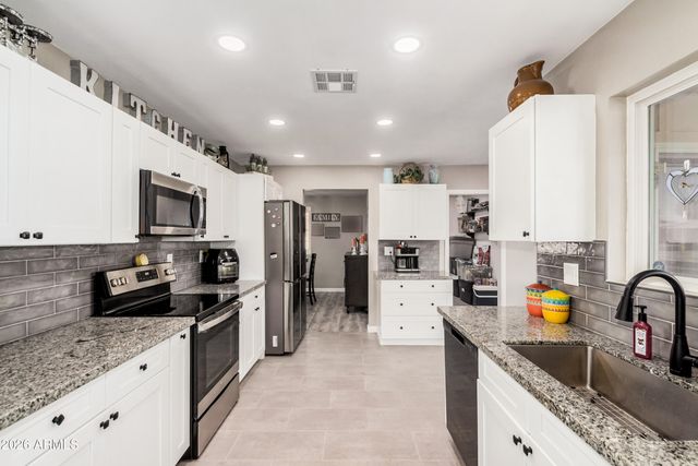 10605 W ROUNDELAY Circle, Sun City, AZ 85351