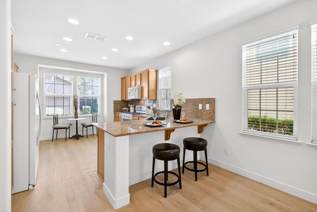 114 Barnhill Dr, Folsom, CA 95630