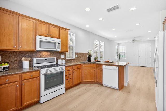 114 Barnhill Dr, Folsom, CA 95630