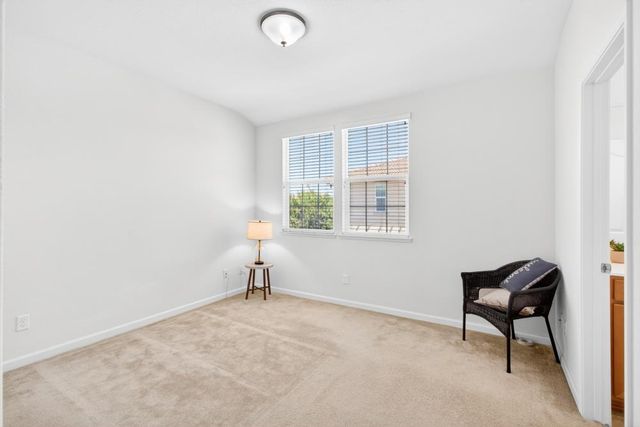114 Barnhill Dr, Folsom, CA 95630