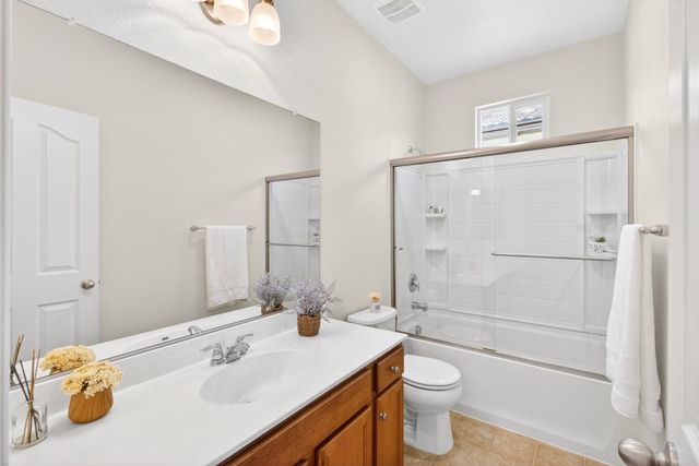 114 Barnhill Dr, Folsom, CA 95630