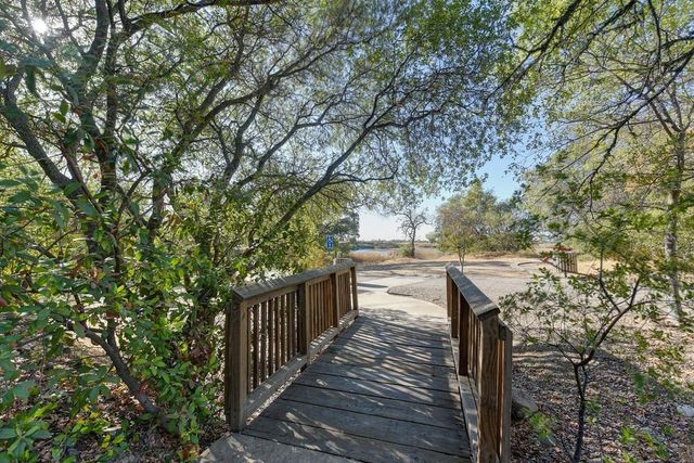 114 Barnhill Dr, Folsom, CA 95630