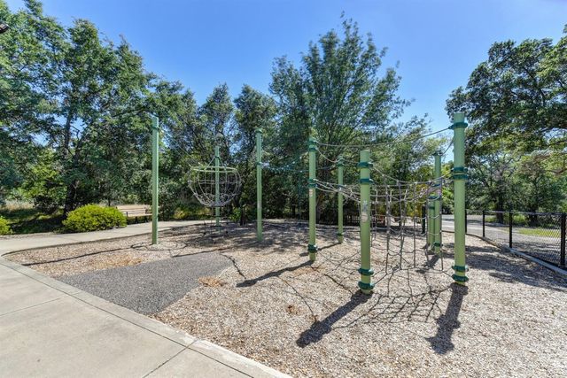 114 Barnhill Dr, Folsom, CA 95630