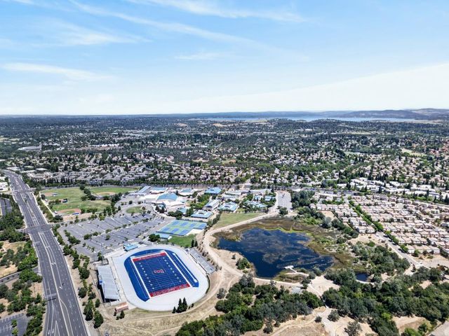 114 Barnhill Dr, Folsom, CA 95630