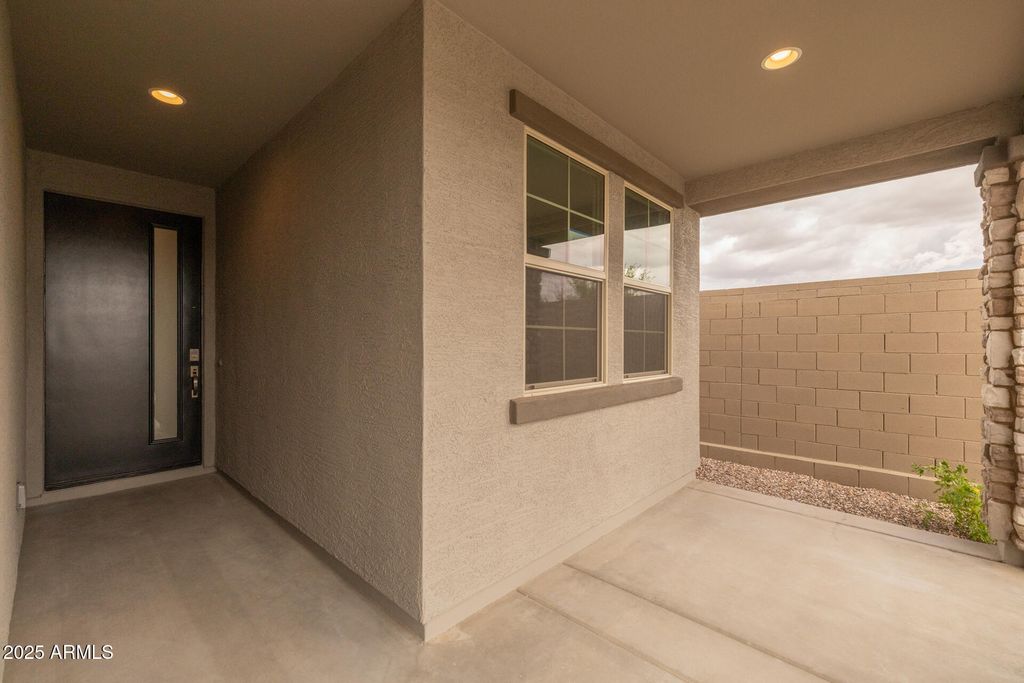 Image 4 of property listing at 34948 N Hawley Drive, San Tan Valley, AZ 85144