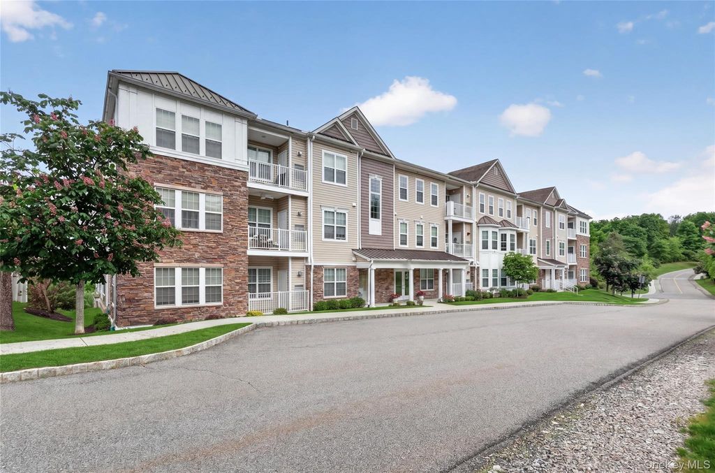 2 Blair Heights 3323, Carmel, NY 10512