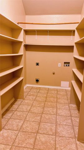 2007 Walnut Hills Lane, Mansfield, TX 76063