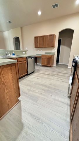 2007 Walnut Hills Lane, Mansfield, TX 76063