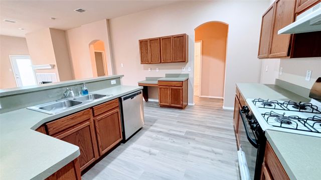 2007 Walnut Hills Lane, Mansfield, TX 76063