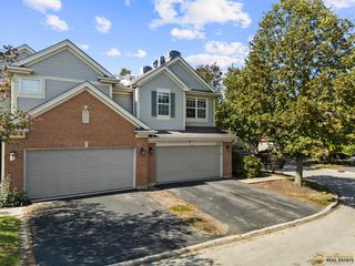 600 Creekside Circle 600, Gurnee, IL 60031