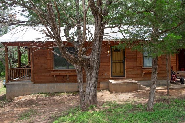 200 Arrowhead DR, Smithville, TX 78957
