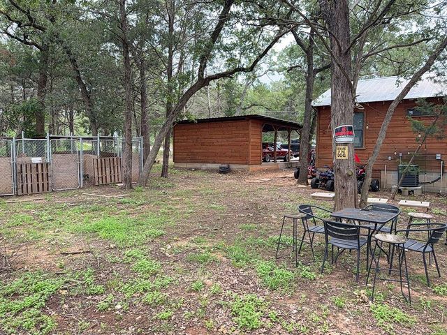 200 Arrowhead DR, Smithville, TX 78957
