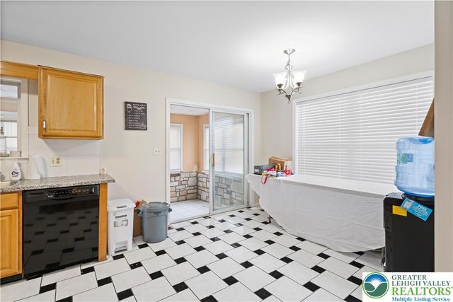 30 Crown Drive, Forks Twp, PA 18040