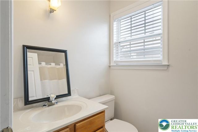 30 Crown Drive, Forks Twp, PA 18040