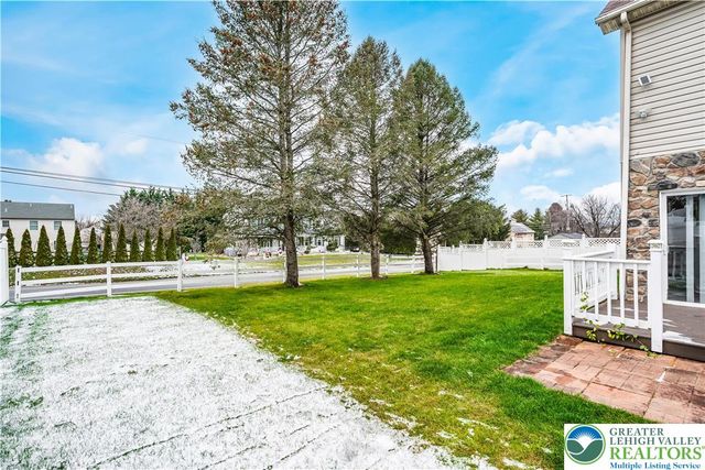 30 Crown Drive, Forks Twp, PA 18040