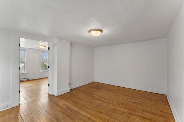 1715 6th Street NE, Minneapolis, MN 55413