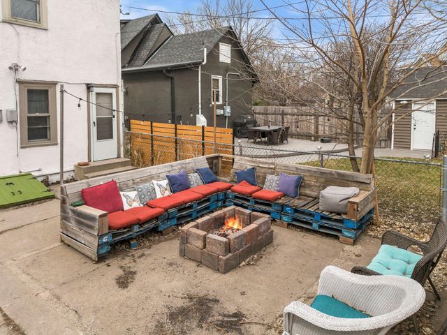 1715 6th Street NE, Minneapolis, MN 55413