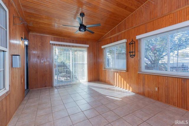 1719 Seasons Ridge Boulevard, Evansville, IN 47715