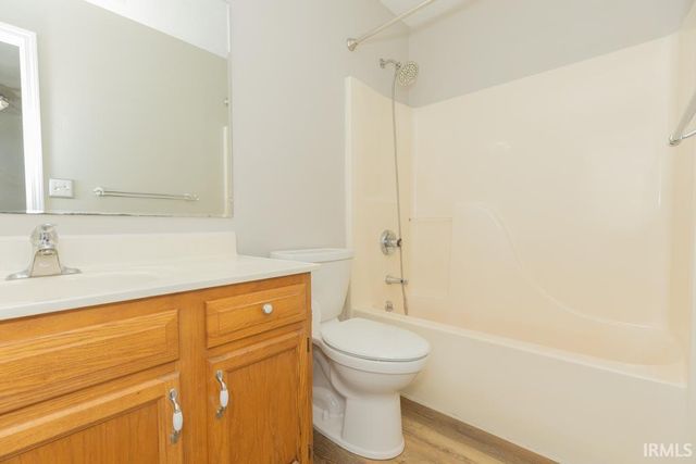 1719 Seasons Ridge Boulevard, Evansville, IN 47715