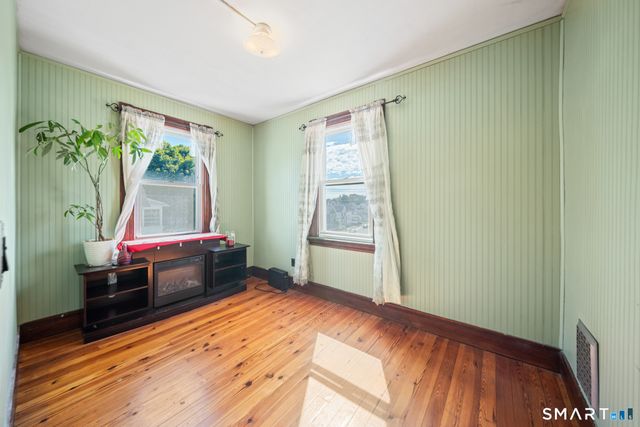 12 Hull Street, Ansonia, CT 06401