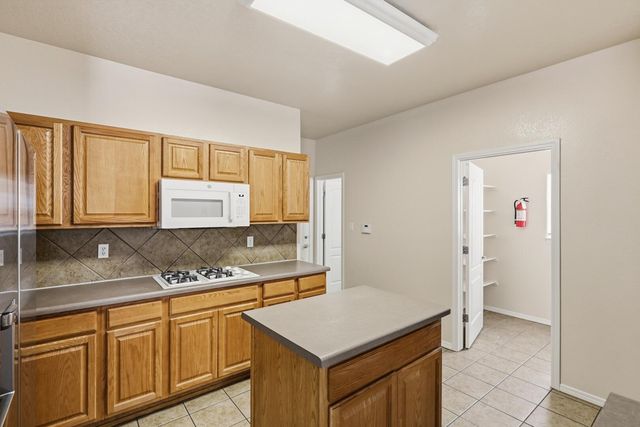 11627 Terra Bella Lane SE, Albuquerque, NM 87123