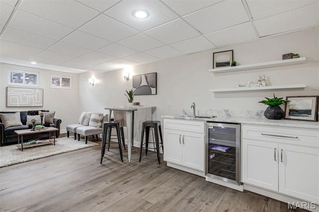 190 Oakbriar Farm Drive, Ballwin, MO 63021