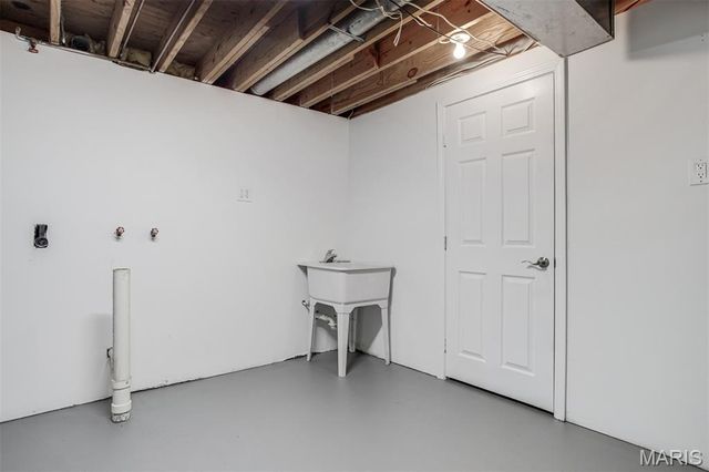 190 Oakbriar Farm Drive, Ballwin, MO 63021