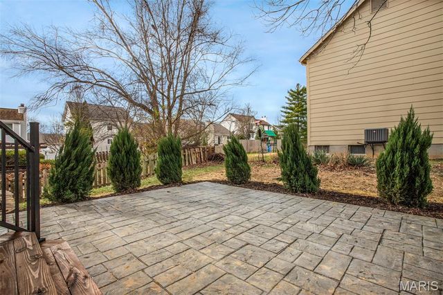 190 Oakbriar Farm Drive, Ballwin, MO 63021